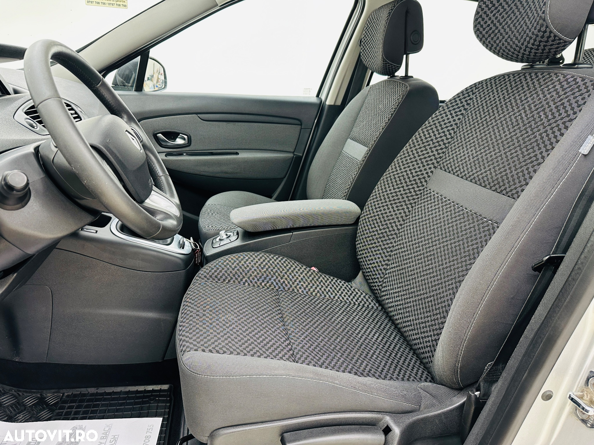 Renault Scenic - 17