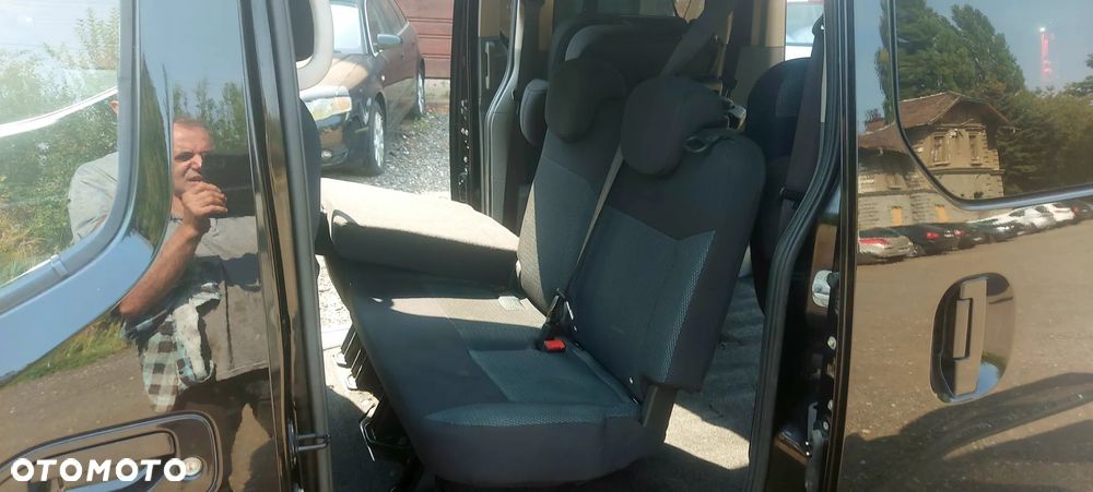 Nissan NV200 Evalia (mit Batterie) Tekna - 11