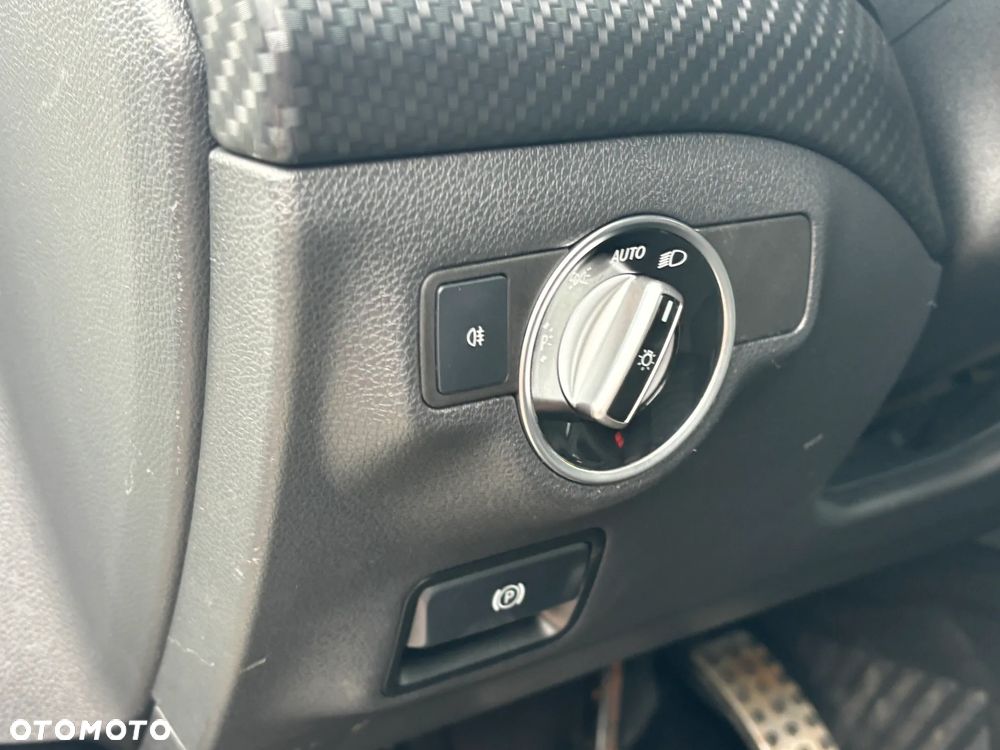 Mercedes-Benz Klasa A 180 7G-DCT AMG Line - 19