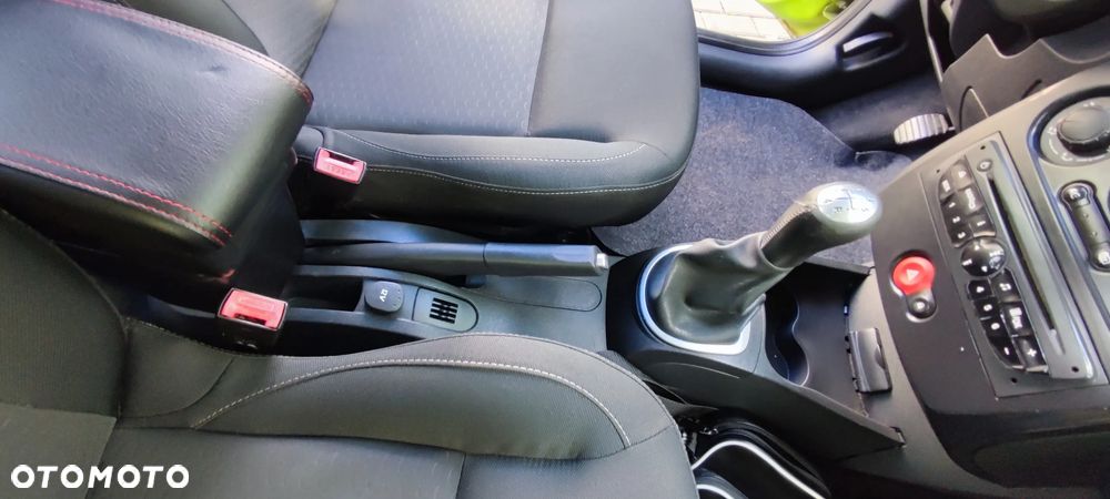 Renault Clio 1.2 16V Authentique - 31