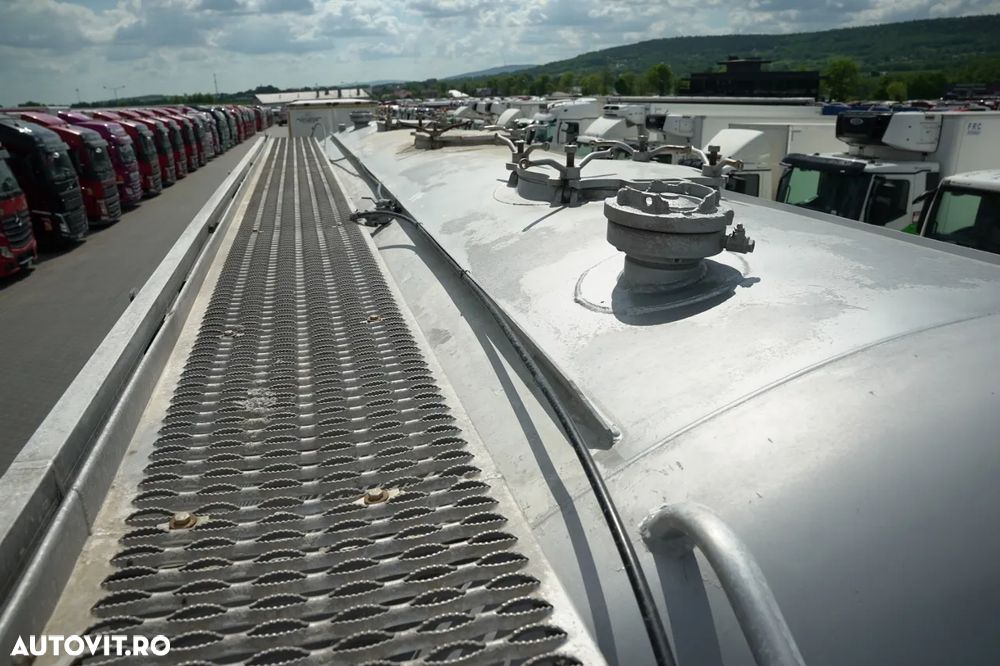 Feldbinder REMORCA CIMENT / 3 CAMERĂ / 36.000 L / SILOC / PENTRU MATERIALE VRAC / JANTE DIN ALIAJ - 14
