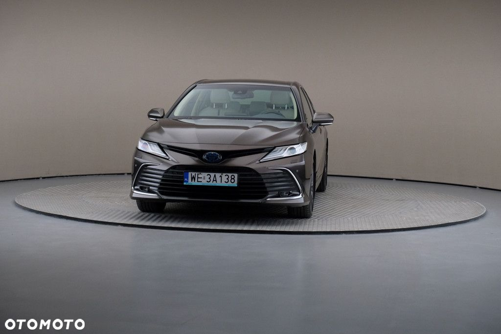 Toyota Camry - 3