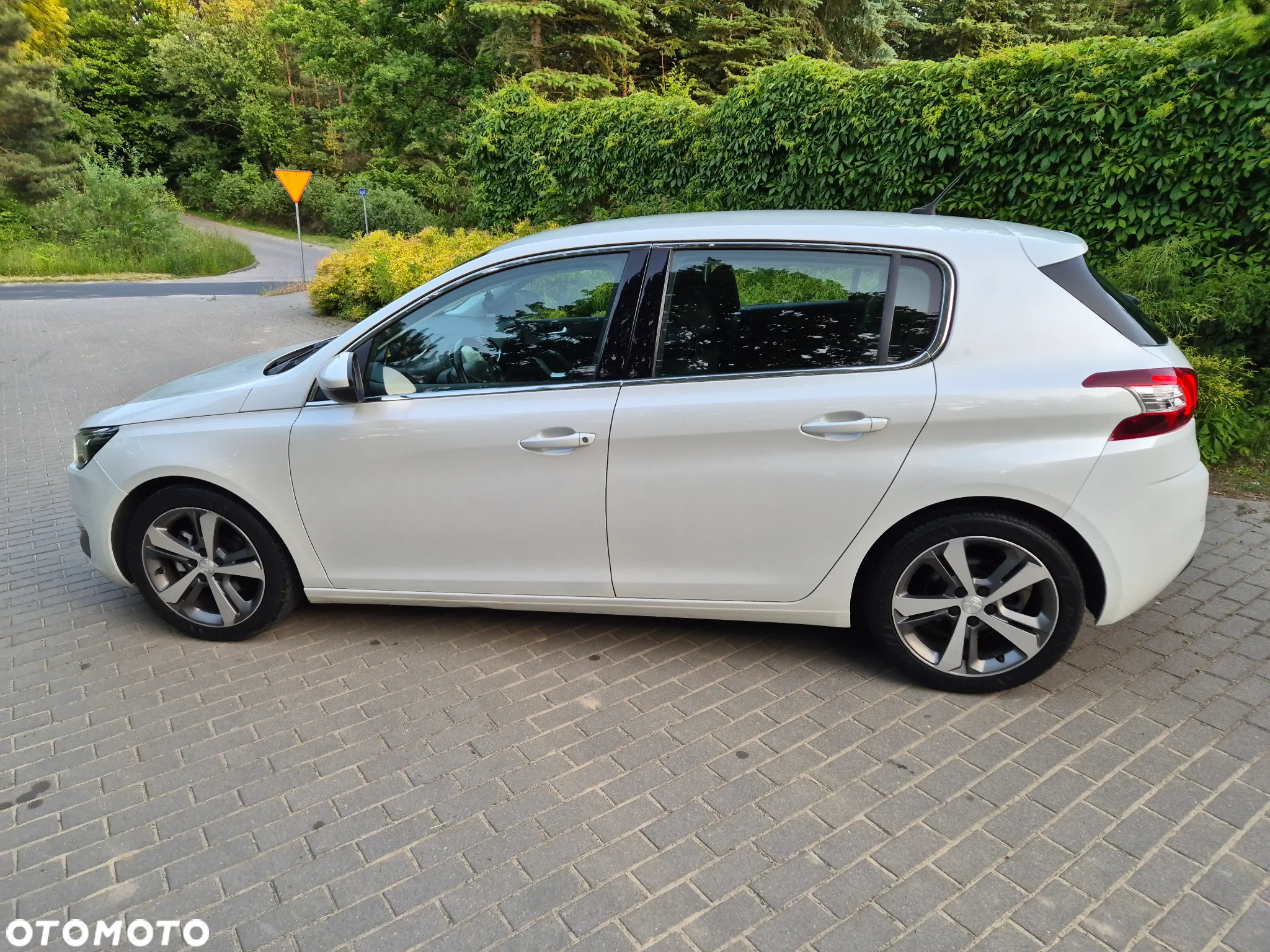 Peugeot 308 1.6 THP Allure - 2