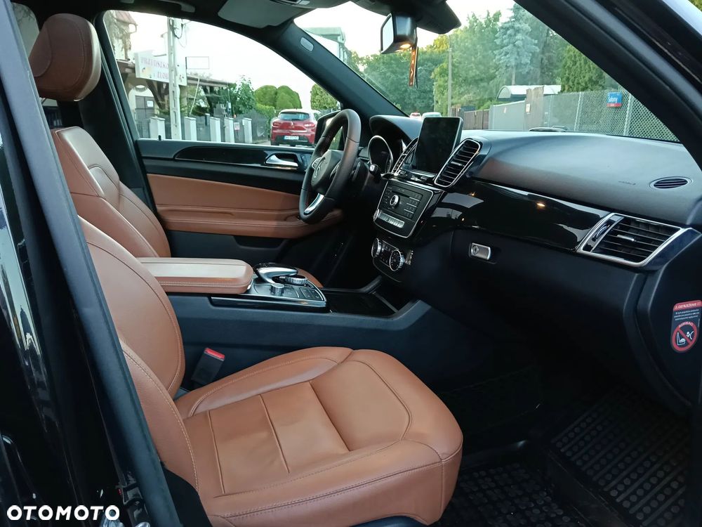 Mercedes-Benz GLE - 24
