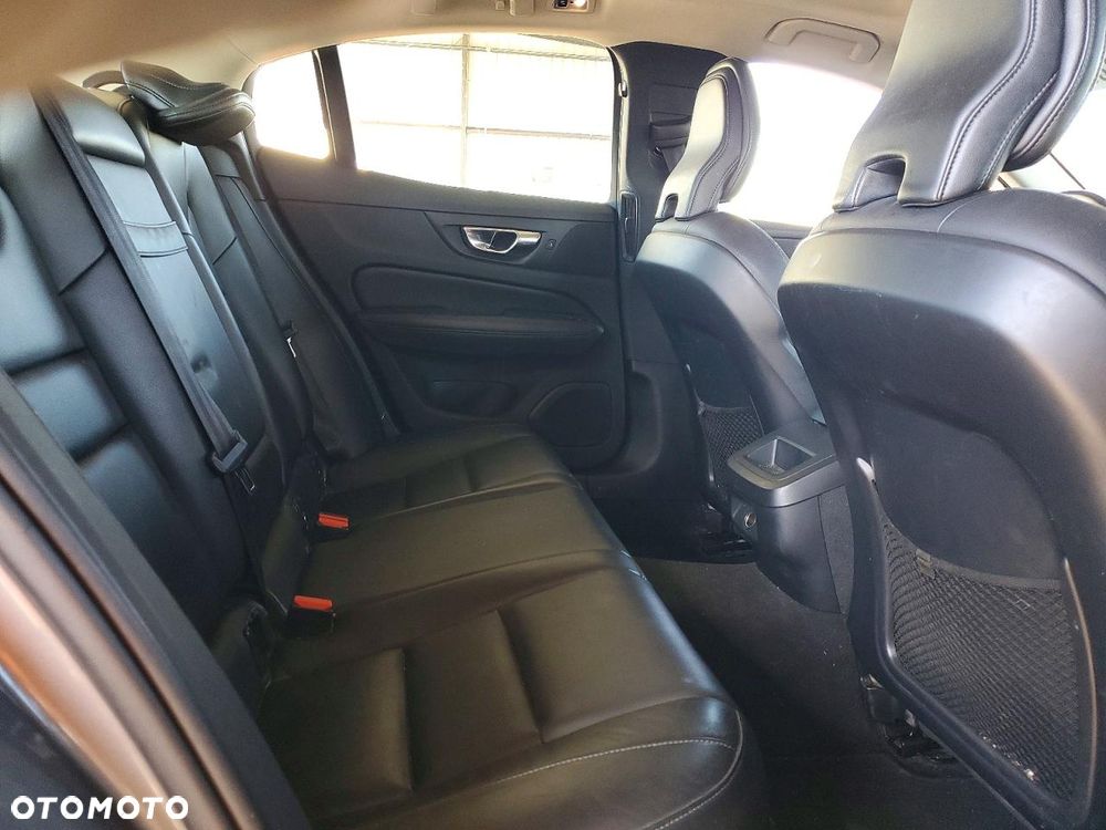 Volvo S60 T6 AWD Momentum Pro - 11