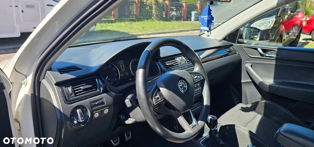 Skoda RAPID 1.2 TSI Edition - 9