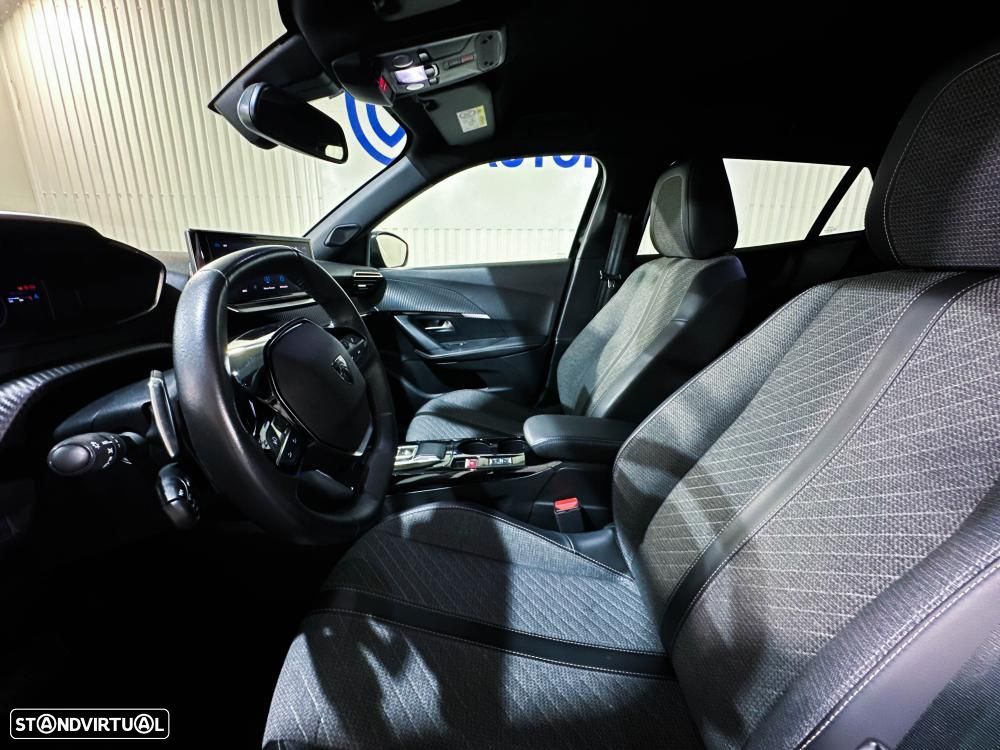 Peugeot 2008 1.2 PureTech Allure EAT8 - 9