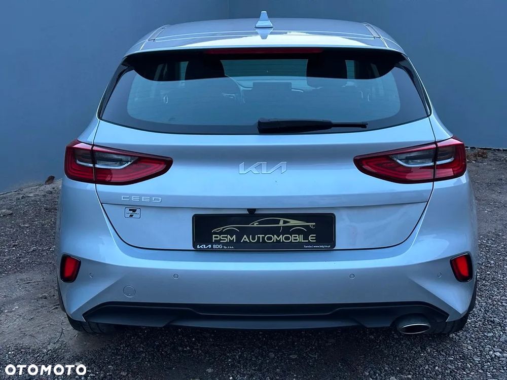 Kia Ceed 1.5 T-GDI M - 10