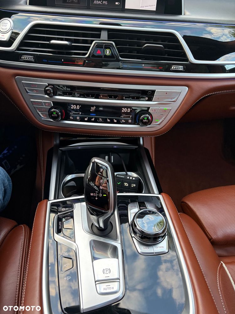 BMW Seria 7 750Li - 16