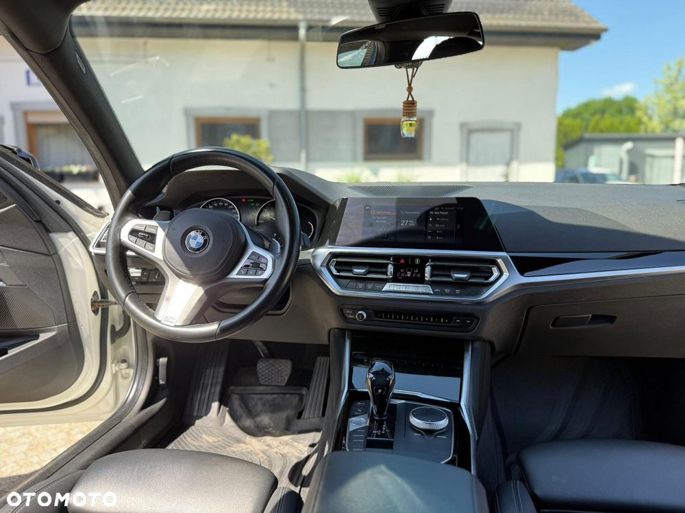 BMW Seria 3 320d xDrive Sport Line - 17