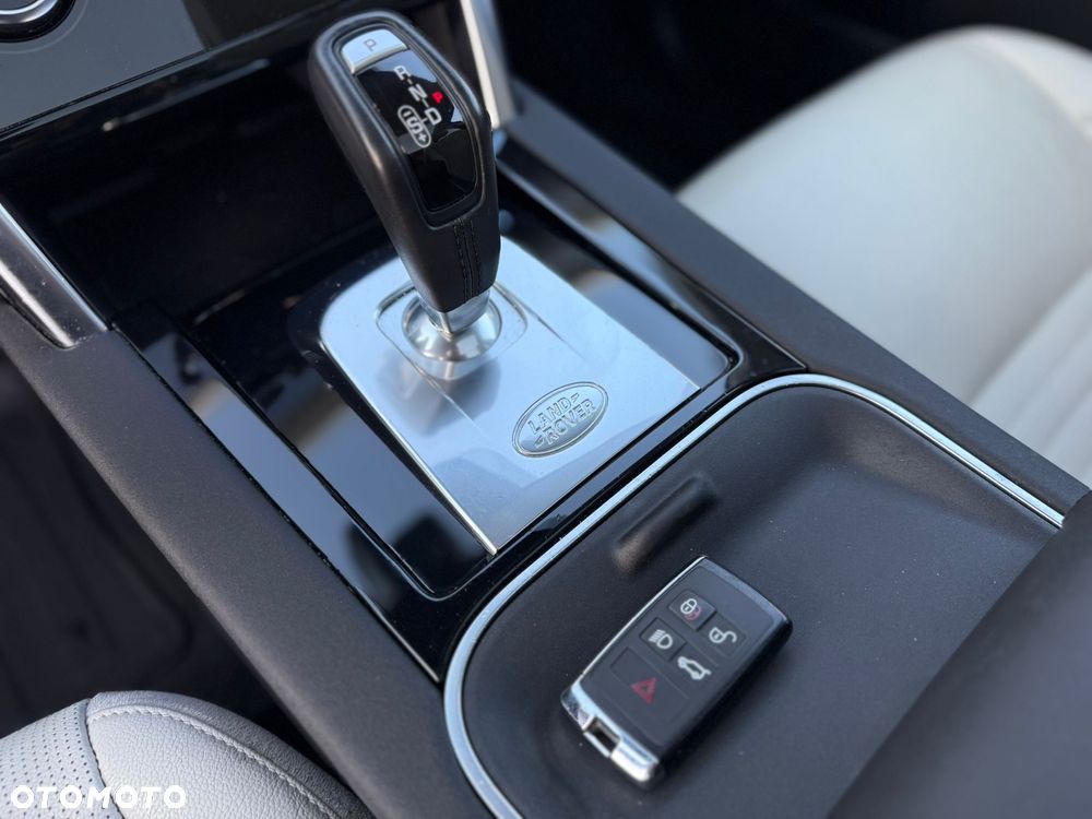 Land Rover Discovery Sport ver-2-0-p200-mhev-hse - 29