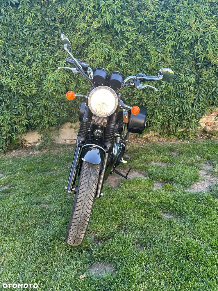 Triumph Bonneville - 8