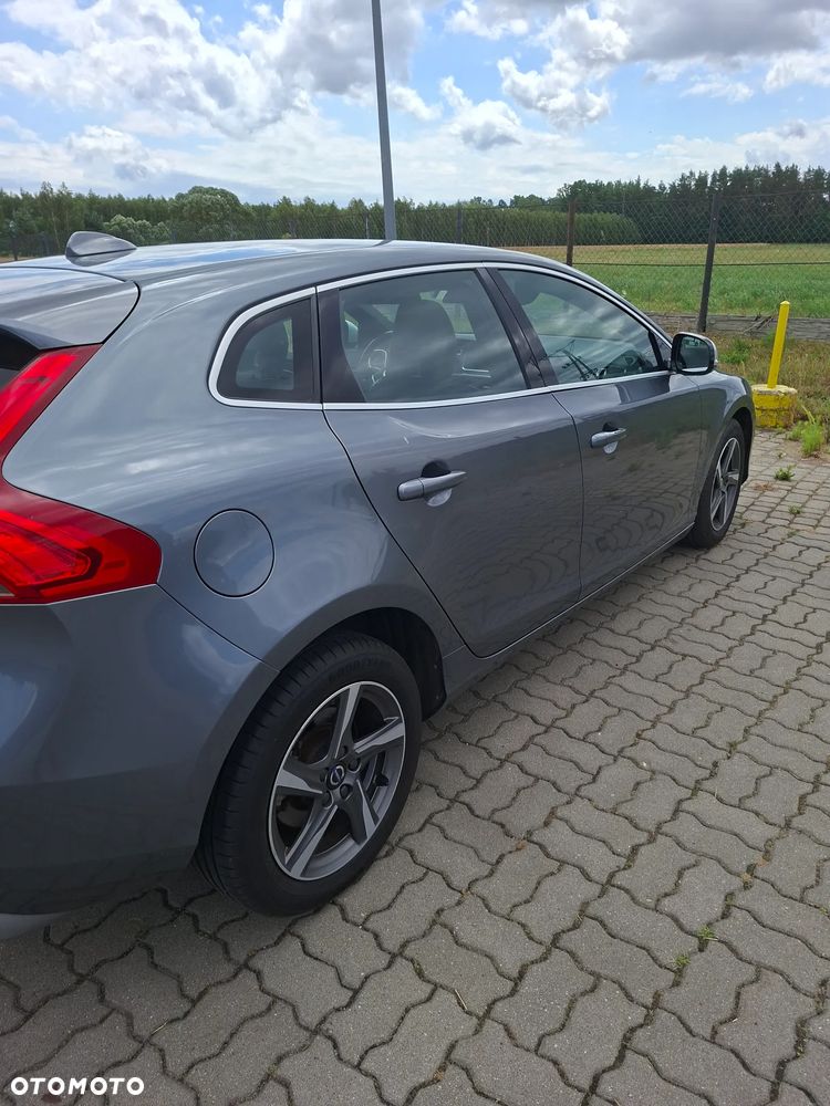 Volvo V40 D4 Drive-E R-Design Momentum - 4