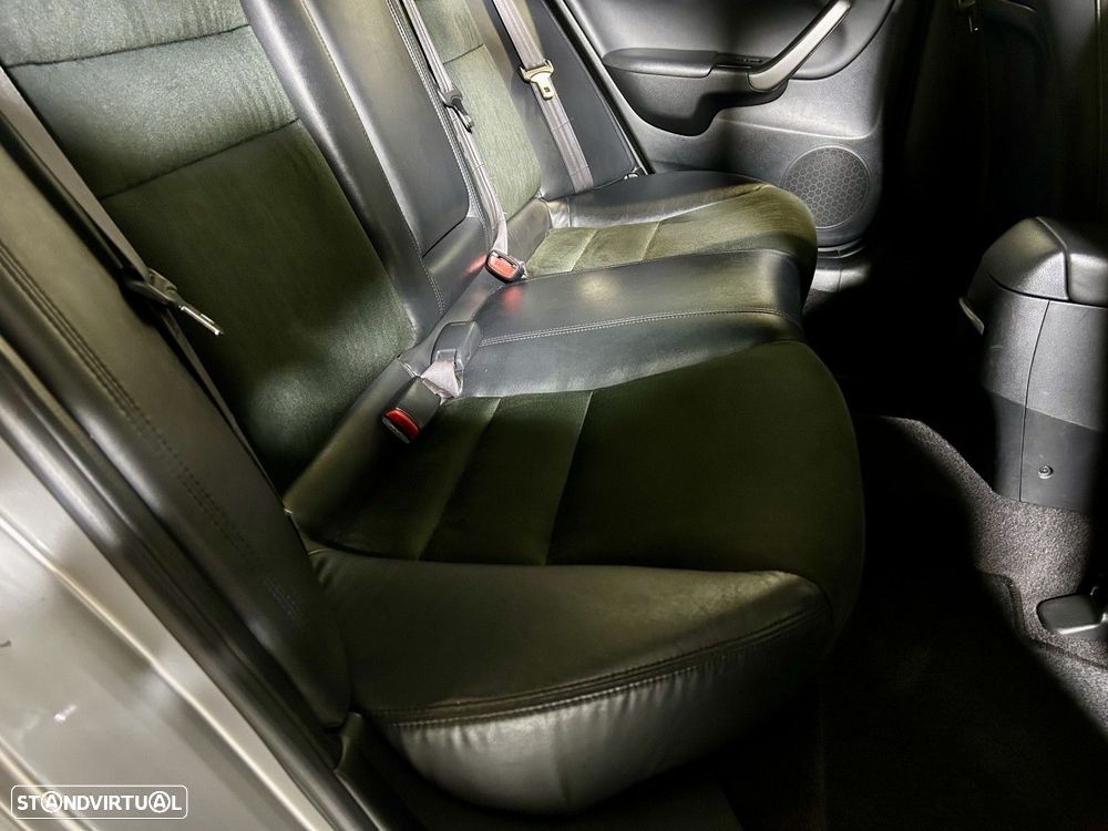 Honda Accord 2.0 Sport - 53