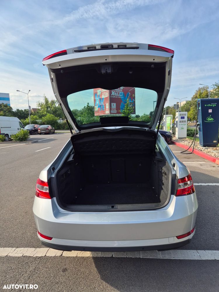 Skoda Superb 1.5 TSI DSG Ambition - 8