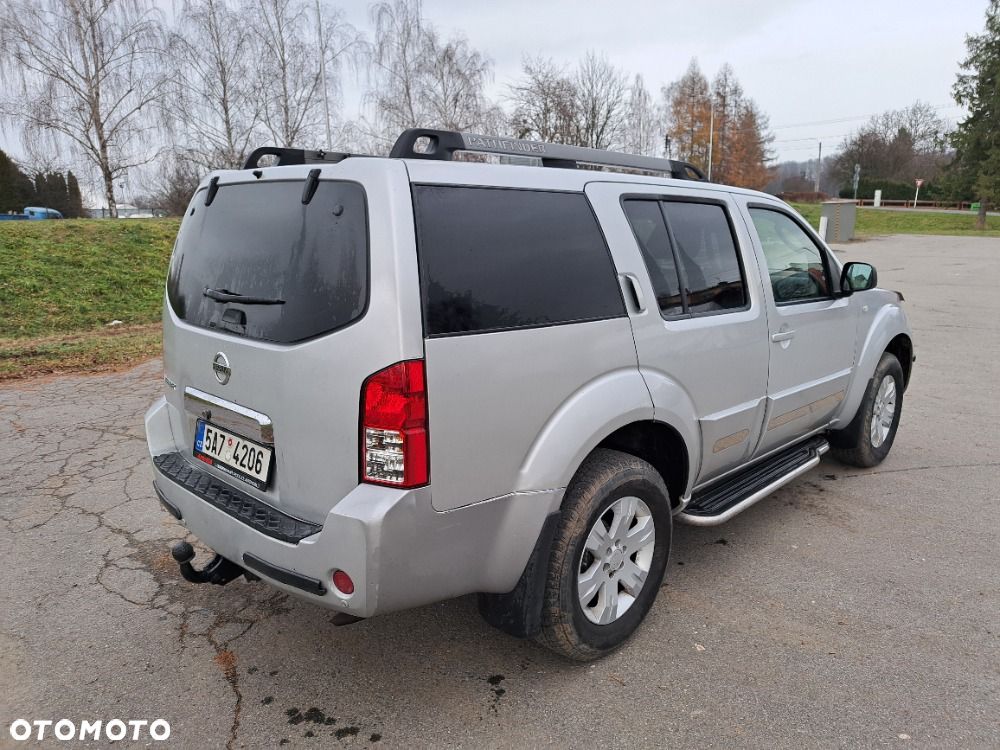 Nissan Pathfinder - 4