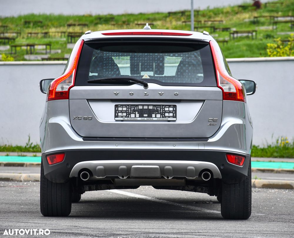 Volvo XC 60 D5 AWD Aut. Summum - 10