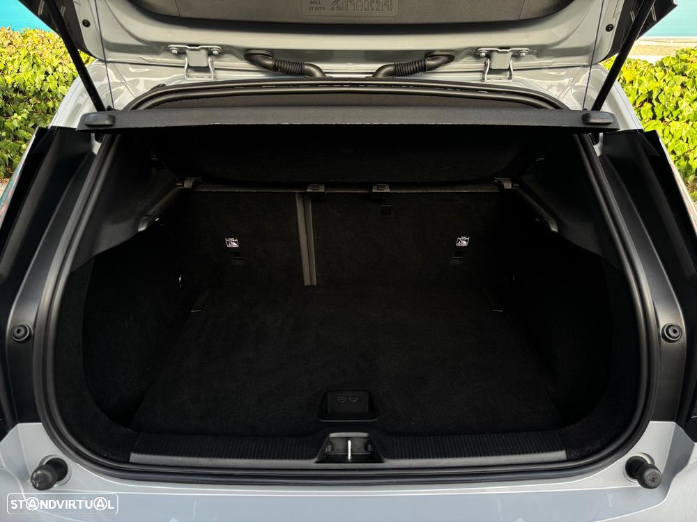Volvo EX30 Single Motor Extended Range RWD Core - 18