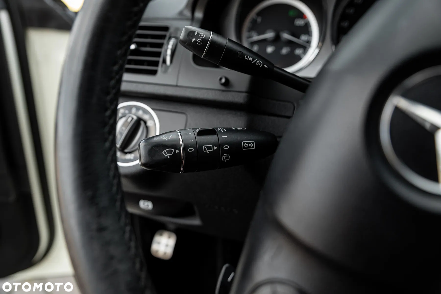 Mercedes-Benz Klasa C 180 T Kompressor Automatik Avantgarde - 29