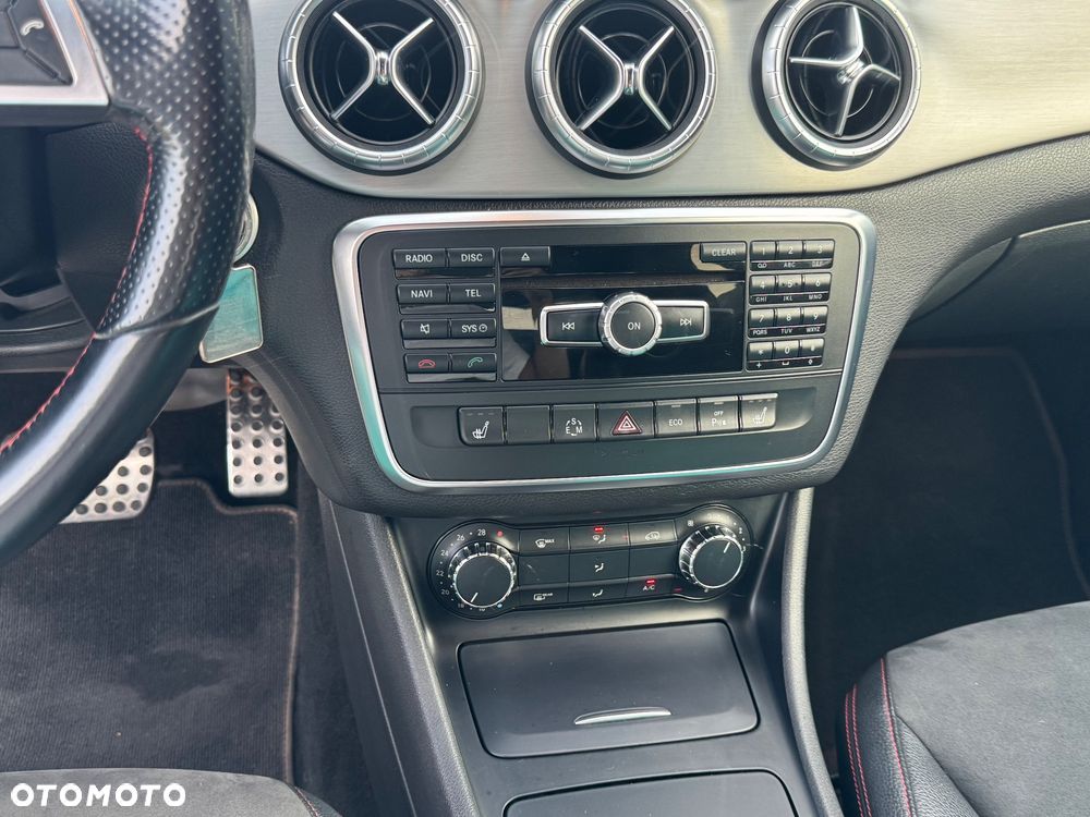 Mercedes-Benz CLA 200 7G-DCT AMG Line - 21