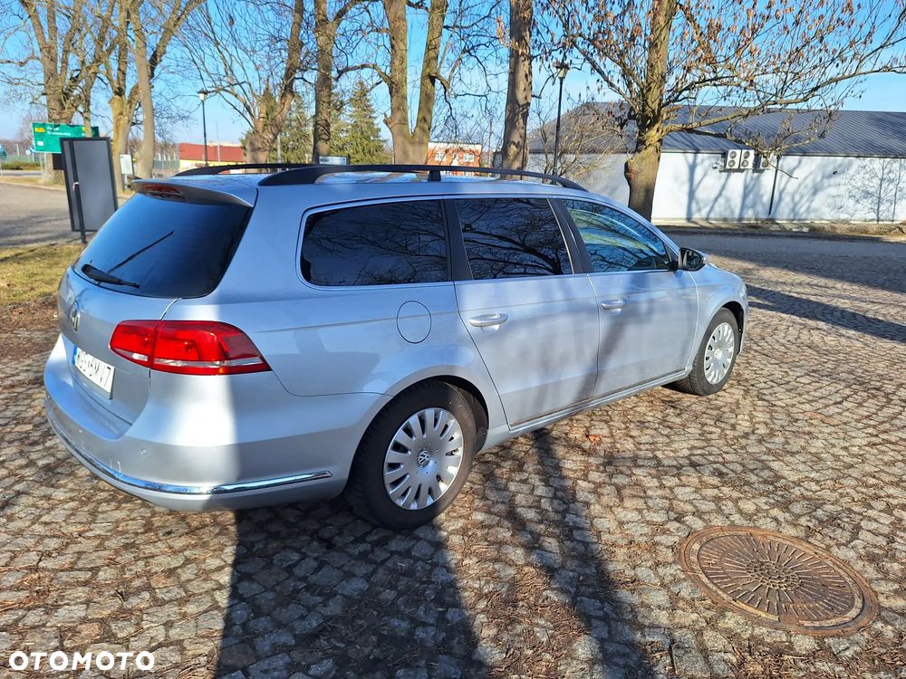 Volkswagen Passat 1.6 TDI Comfortline - 4