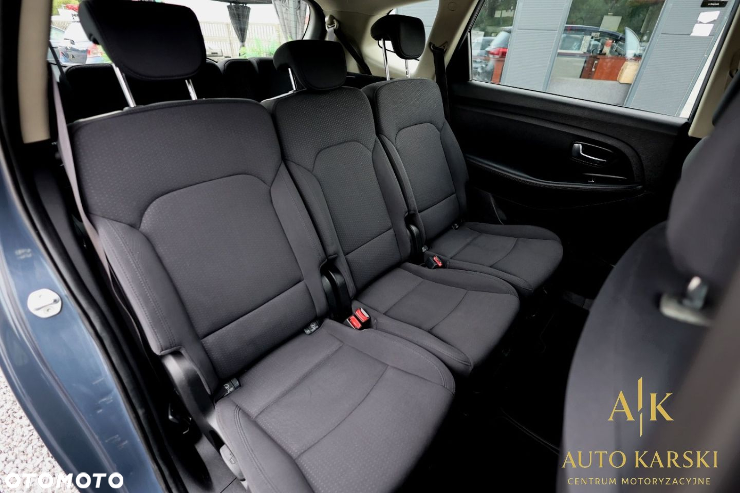 Kia Carens - 37