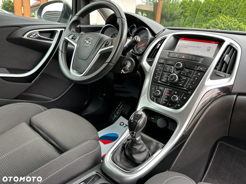 Opel Astra IV 1.6 T SIDI Cosmo S&S - 4