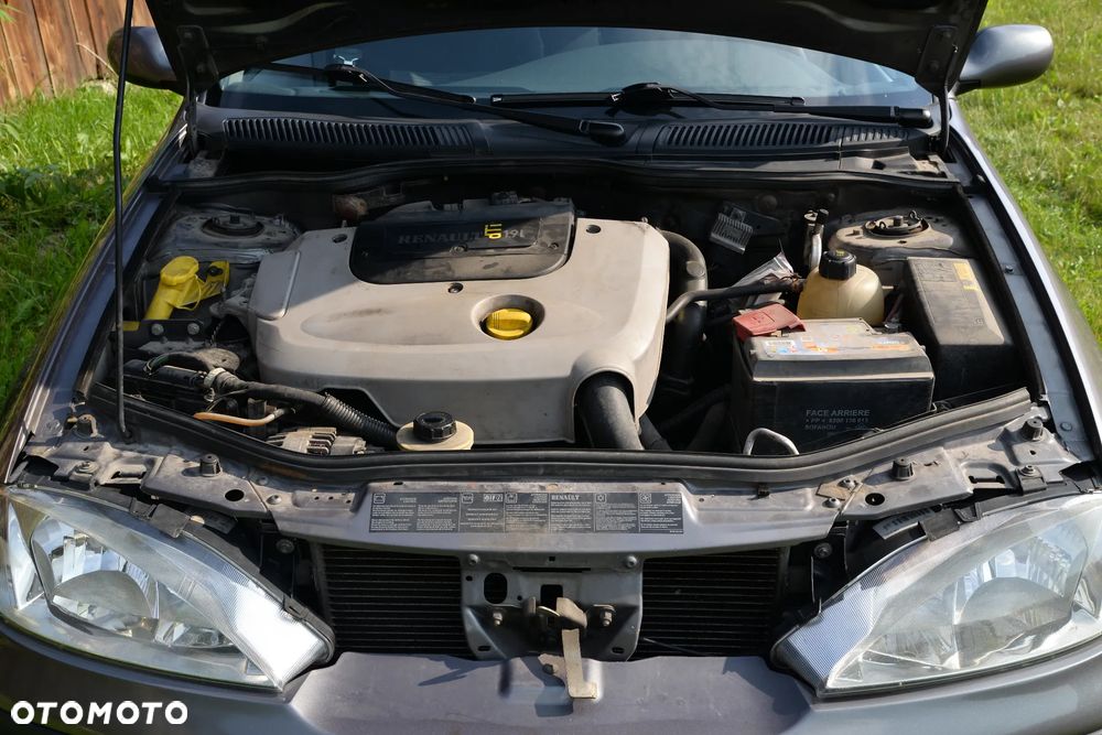 Renault Megane 1.9 dTi Authentique - 6