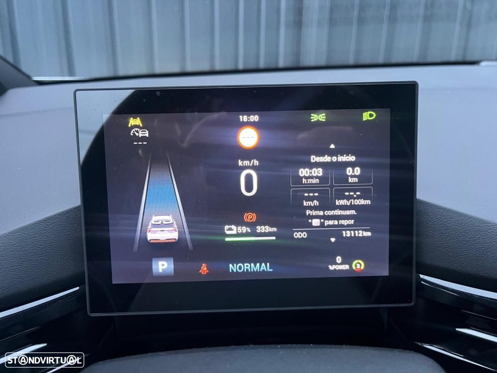 MG MG4 64 kWh Luxury - 14