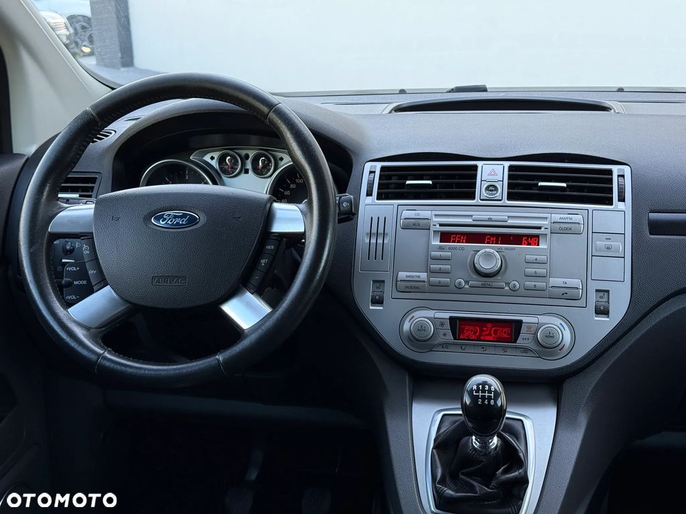 Ford Kuga - 32