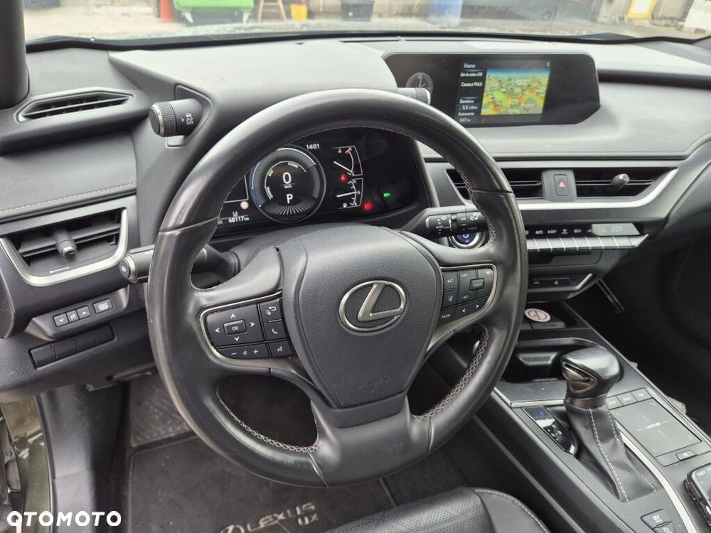 Lexus UX - 6