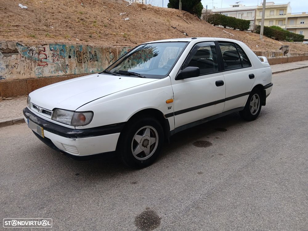 Nissan Sunny Hatchback 1.4 LX - 1