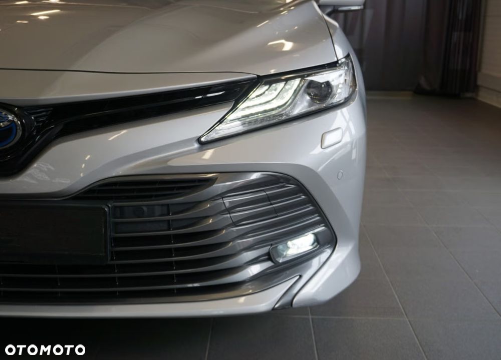 Toyota Camry Executive - 4