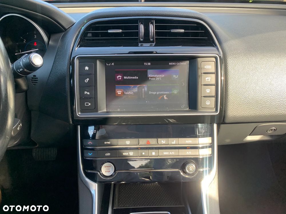 Jaguar XE 2.0 D Prestige - 16