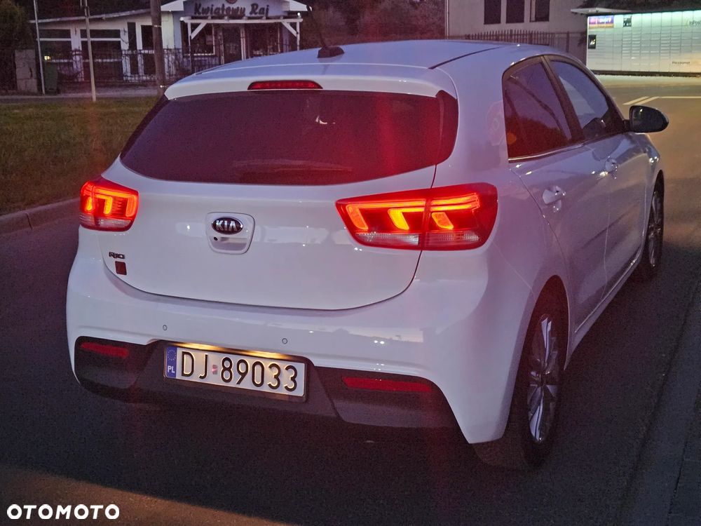 Kia Rio 1.2 L - 10