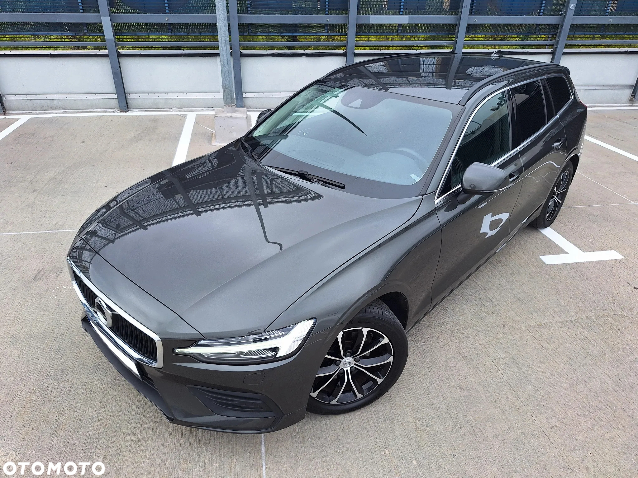Volvo V60 D4 Momentum Pro - 2