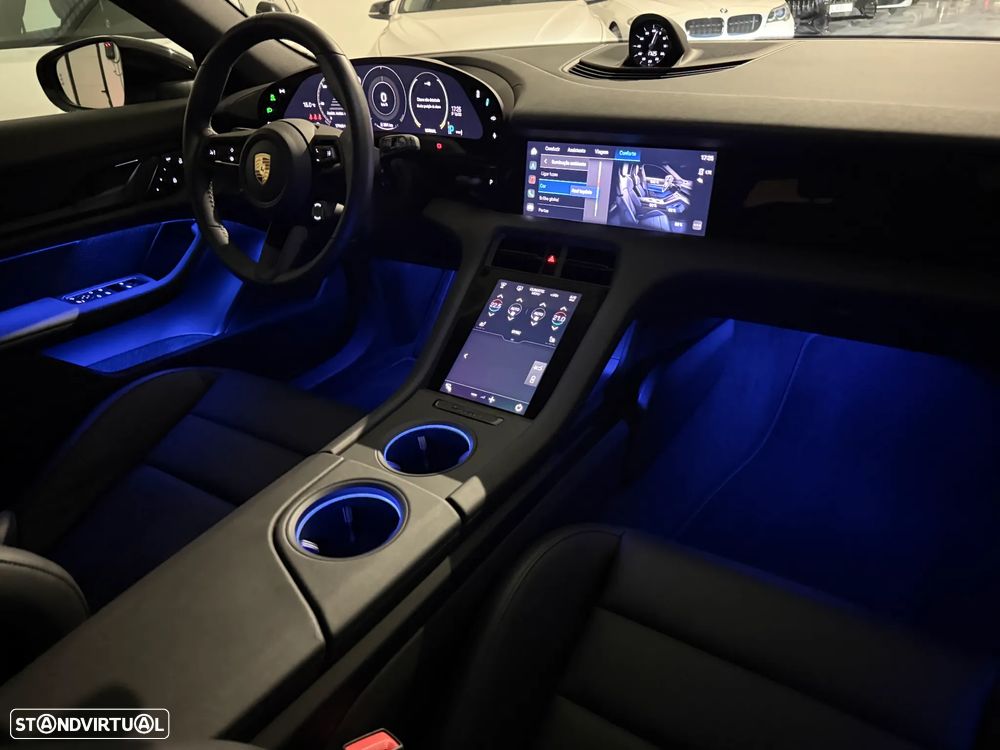 Porsche Taycan Sport Turismo Black Edition - 41