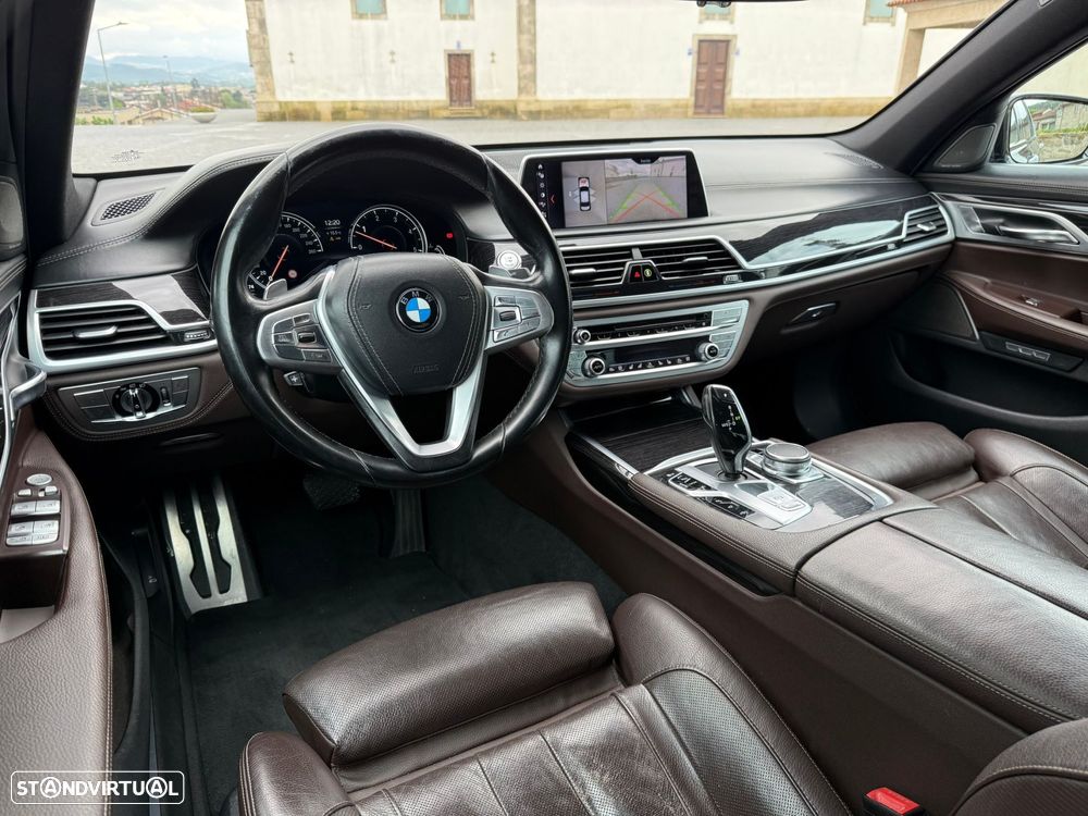 BMW 740 d xDrive Pack M Auto - 11