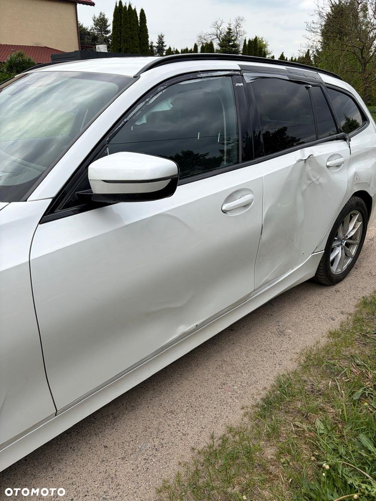 BMW Seria 3 320d Edition Luxury Line Purity - 8