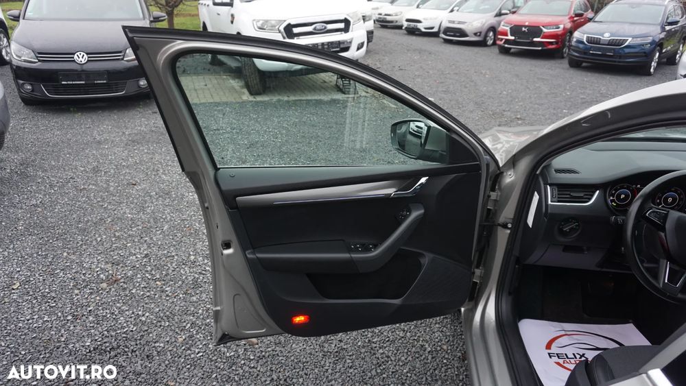 Skoda Octavia Combi 1.6 TDI DSG Premium Edition - 5