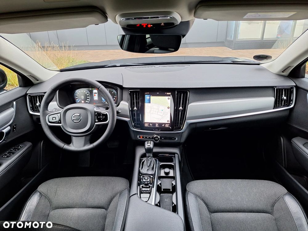 Volvo V90 D4 Momentum Pro - 40