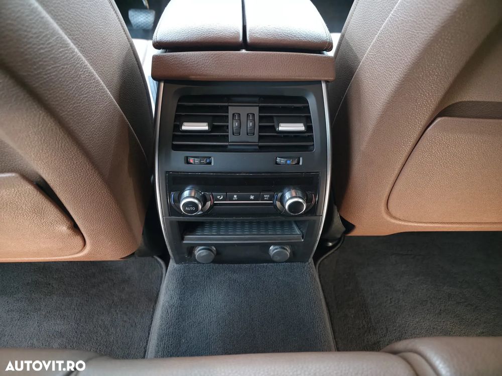BMW Seria 5 535d xDrive AT - 11