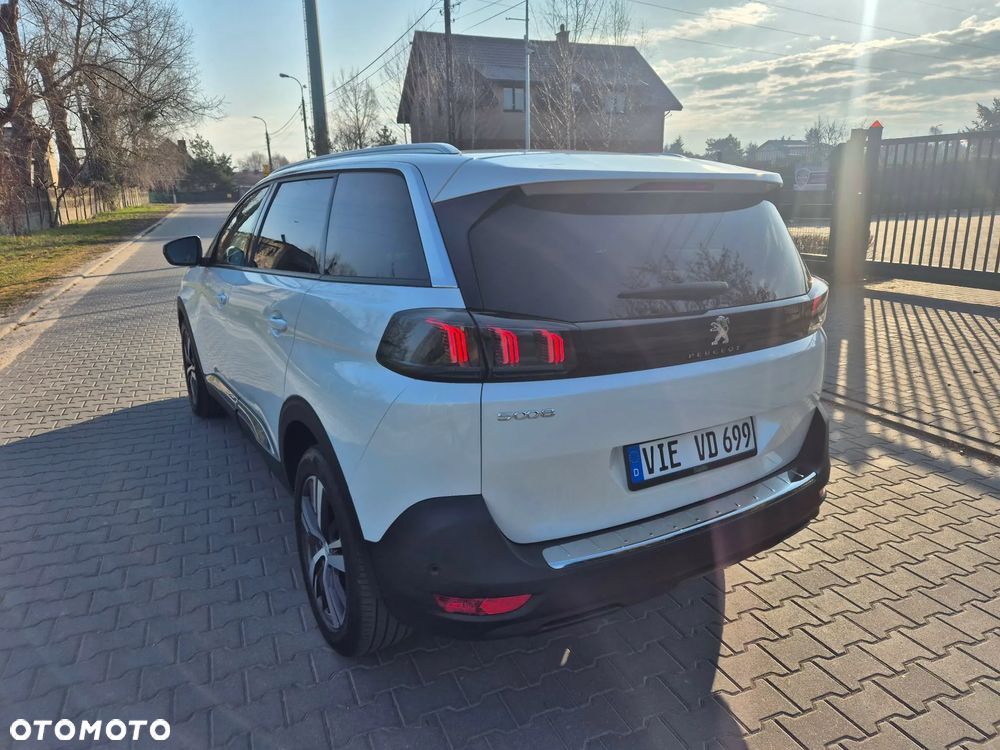 Peugeot 5008 - 8