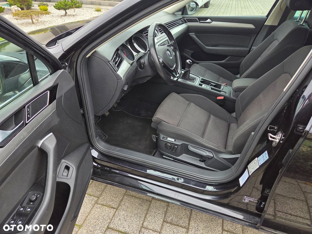 Volkswagen Passat Variant 2.0 TDI (BlueMotion Technology) Comfortline - 9