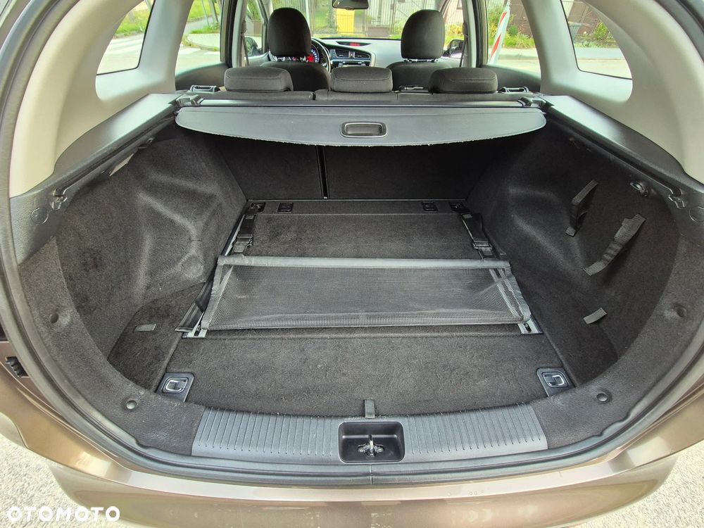 Kia Ceed Cee'd 1.6 GDI Business Line - 8