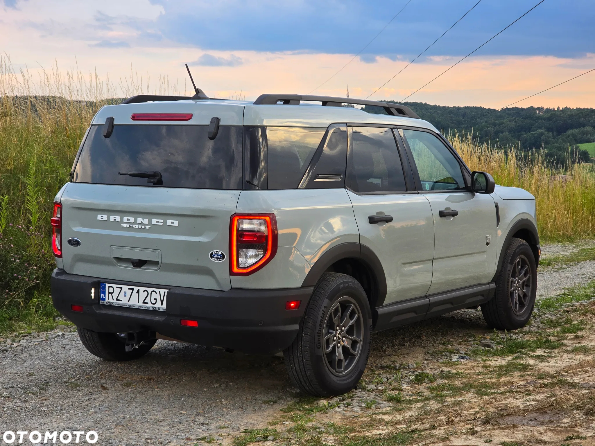 Ford Bronco - 7