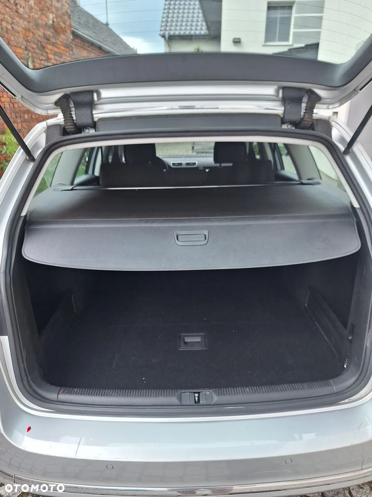 Volkswagen Passat Variant 2.0 Blue TDI DPF Comfortline - 30