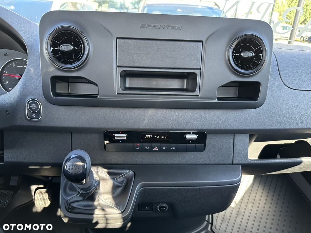 Mercedes-Benz Sprinter 317 CDI - 24