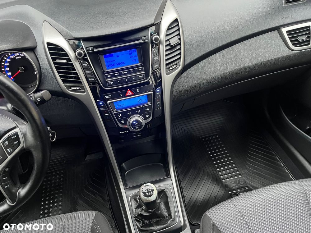 Hyundai i30 i30cw 1.4 Trend - 11