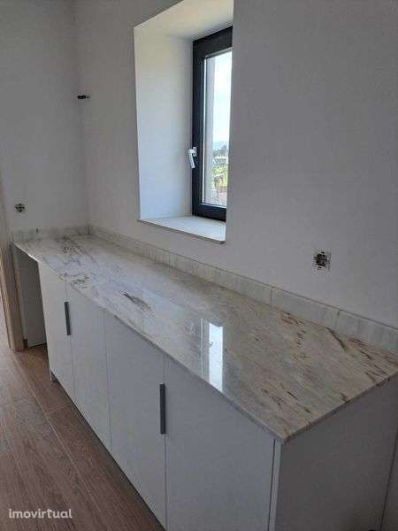 Apartamentos T3 novos com garagem individual em moradia de 2 pisos - Grande imagem: 4/12